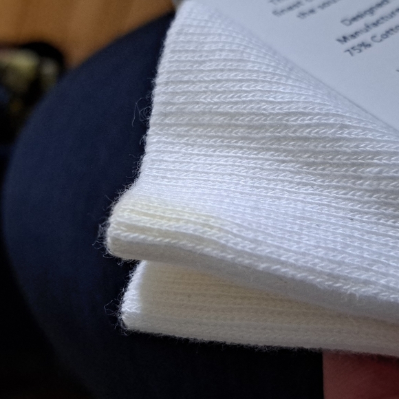 Sock club ladies small socks, fit size 5-8 NWT - Picture 4 of 4